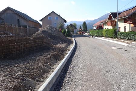 Izgradnja kanalizacije in obnova vodovoda na Dolenjem Jezeru 04 Foto Ljubo Vukelič